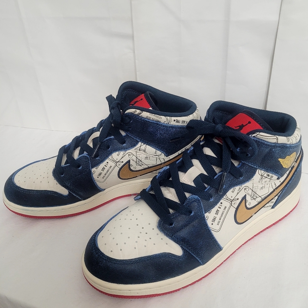 Nike Youth GS Air Jordan 1 Mid SE "Take Flight" Sneakers, Size 7 Y